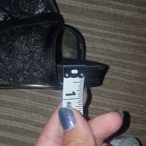 Size 9 peep toed heels - Picture 3 of 4
