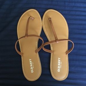 Tan flip flops old navy size 9🌴