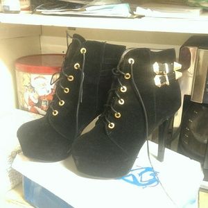 Black lace up boots