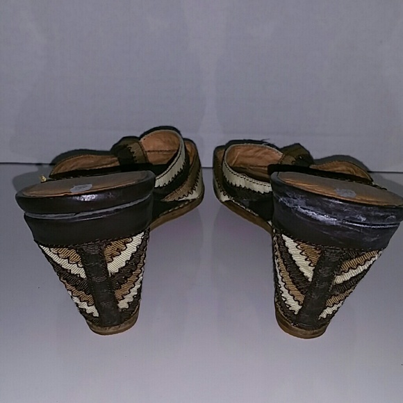 Two Lips - Picture 2 of 4