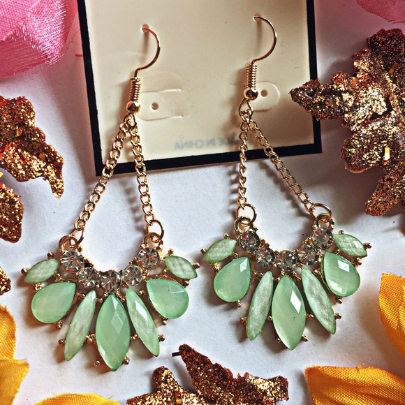 Boutique Jewelry - ❗️🚫SOLD❗️Cucumber Breeze Earrings