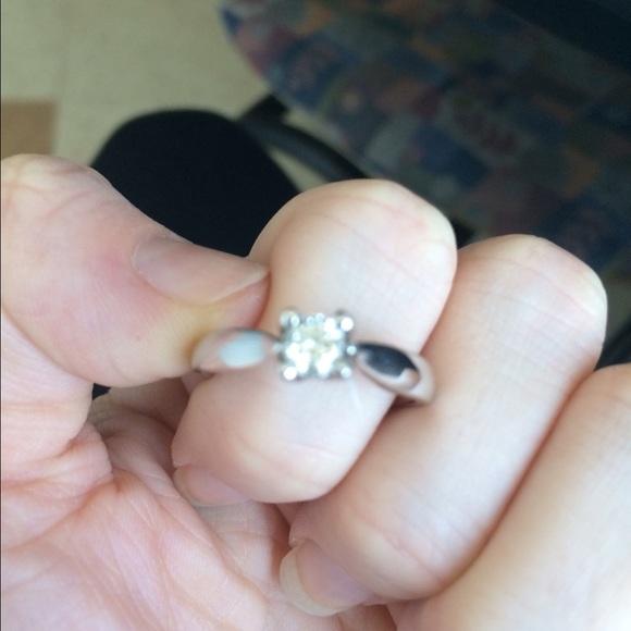 Jewelry - 14 Karot white gold diamond ring