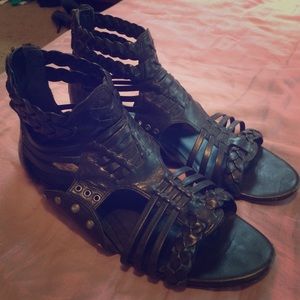Black gladiator sandals