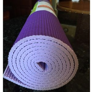 Premium Gaiam  Purple Yoga Mat *New with Tag*