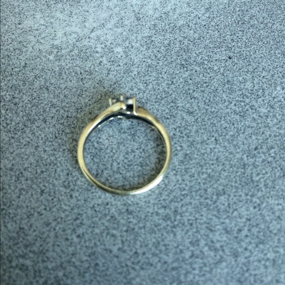 Jewelry - 10 Karot gold diamond ring