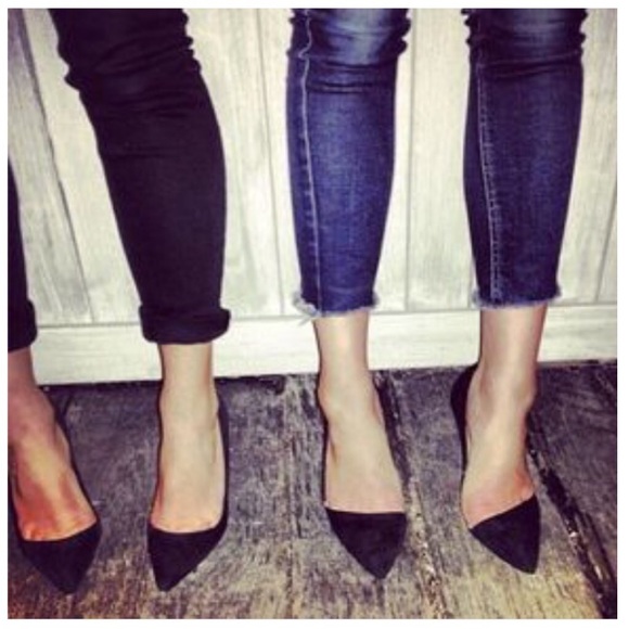 SOLD Pointed toe pumps black👠 - Picture 1 of 4