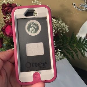Pink otterbox iphone 5/5s