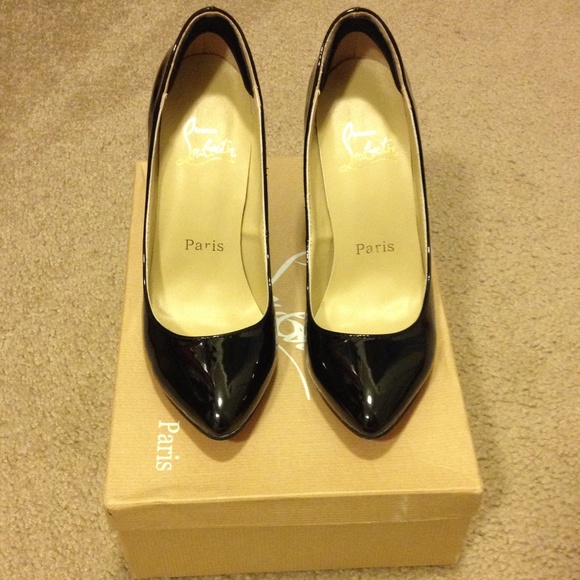 SOLD!!!!Red sole shoes!