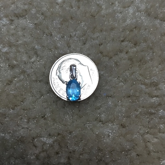 Blue topaz pendant - Picture 3 of 3