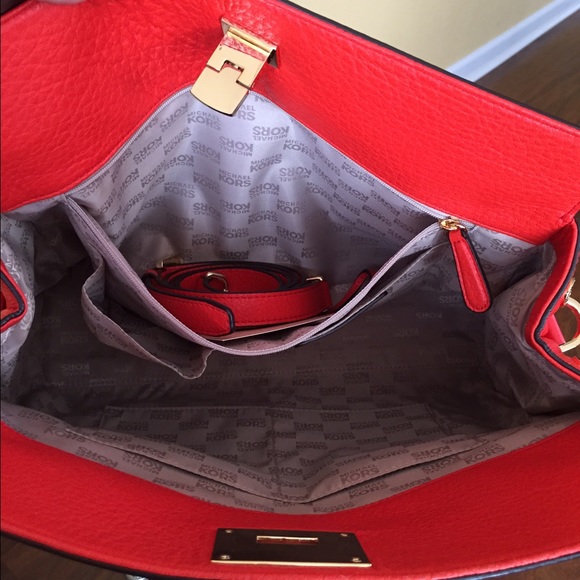 Beautiful Michael Kors tangerine astrid bag preown - Picture 4 of 4