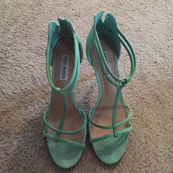 Steve Madden Shoe