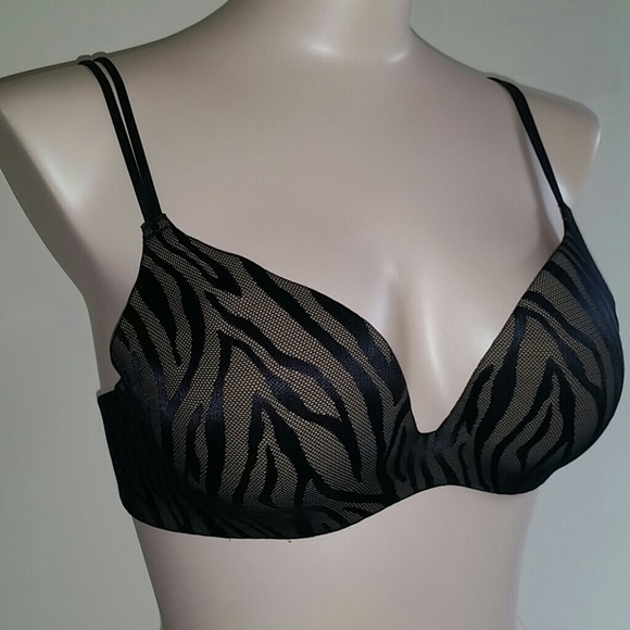 Victorias Secret very Sexy 34c push up bra. Black