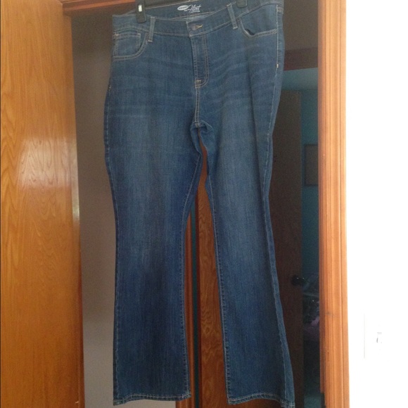 Old Navy boot cut jeans 🚫 sold in bundle! - Picture 1 of 3