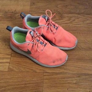 Atomic Pink Roshe Runs