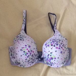 VS bra size 32D!
