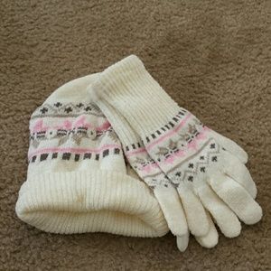 Matching hat and gloves set