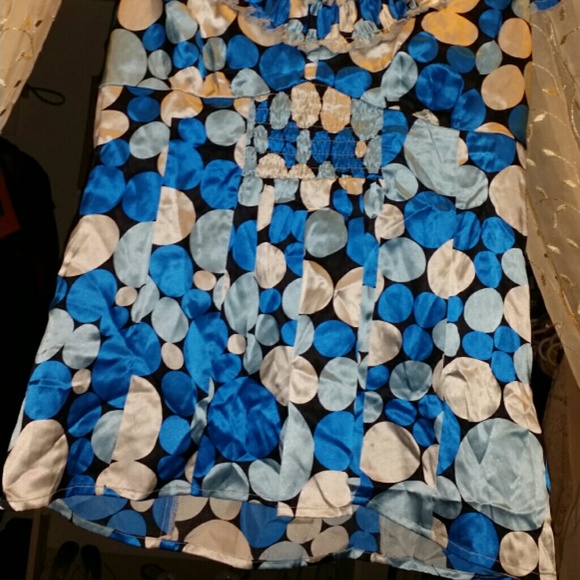 Used silk top zip up on the side