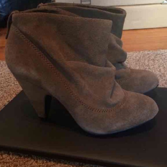 *SOLD* Brown Steve Madden Heels