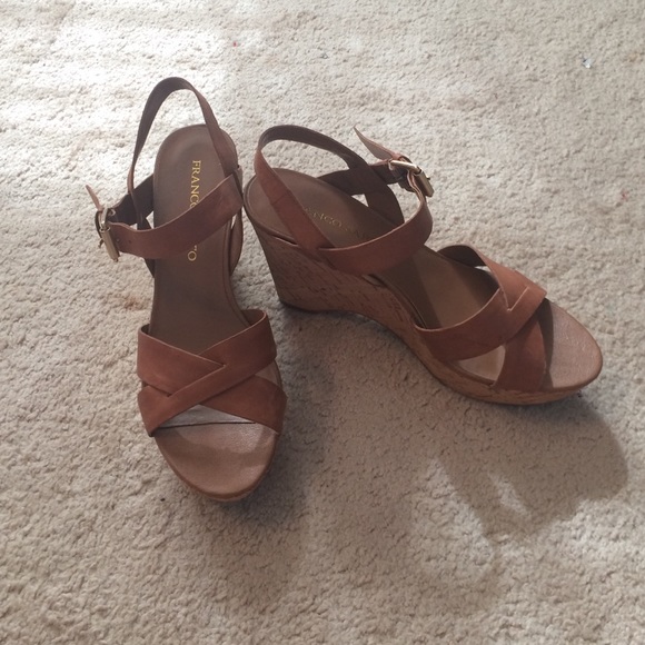 Brown strappy wedges!