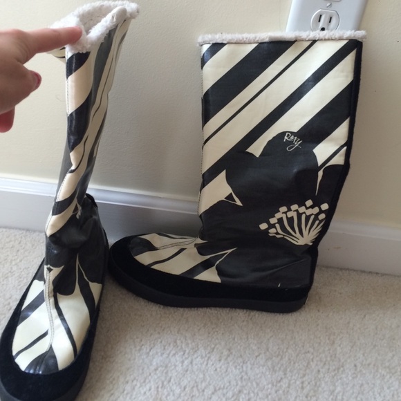 ROXY BOOTS