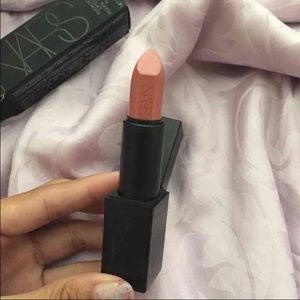 NARS Audacious Lipstick in Raquel