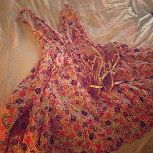 Floral light weight dress stretch waist!