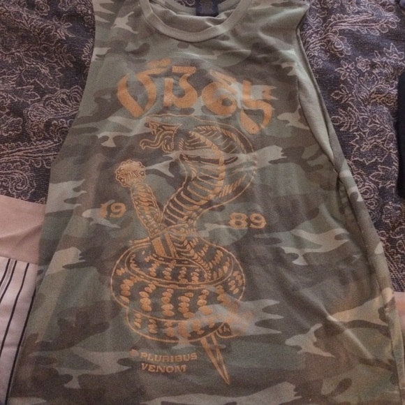 Obey tank