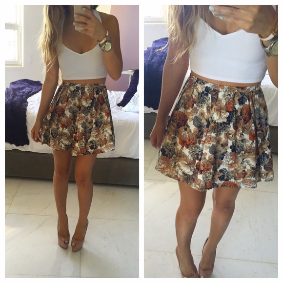 Forever 21 Dresses & Skirts - Floral Buttoned Skirt