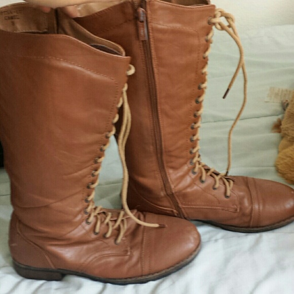 Combat boots