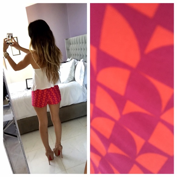 ❌SOLD❌ Pink/Coral Printed Shorts - Picture 2 of 2