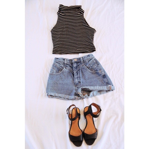 Vintage denim high waisted shorts ✋🏼SOLD ✋🏼