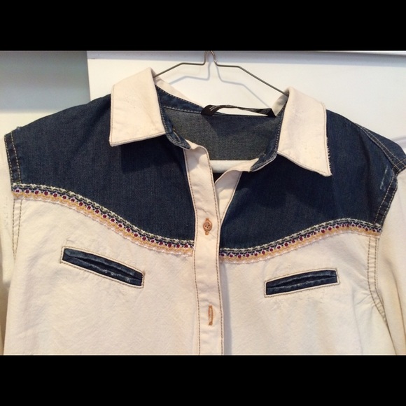 Zara Button Down - Picture 2 of 3