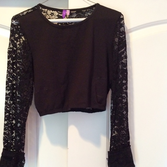 Long Sleeve black half top lace