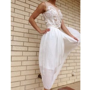 Chiffon embroidery white maxi dress