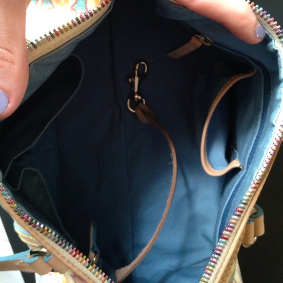 ❌SOLD❌ Dooney & Bourke Star Purse & Wristlet - Picture 3 of 4