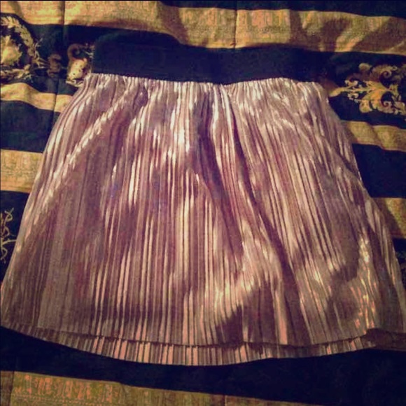 Forever 21 shiny gold skirt