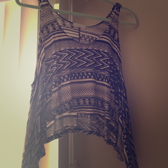 Patterned Sharkbite Crop Tank - Picture 1 of 1