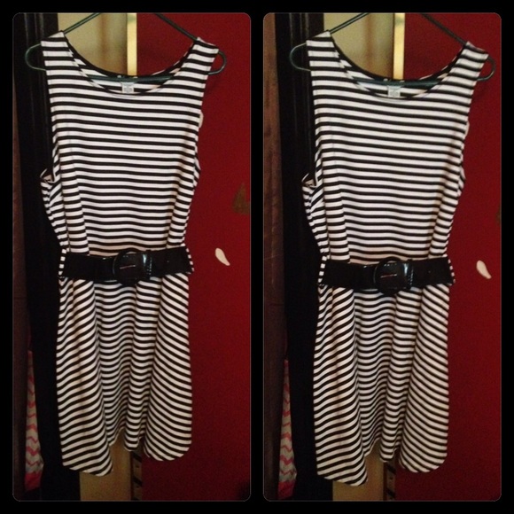 ✨NWOT✨ Striped Dreas (Plus Size)