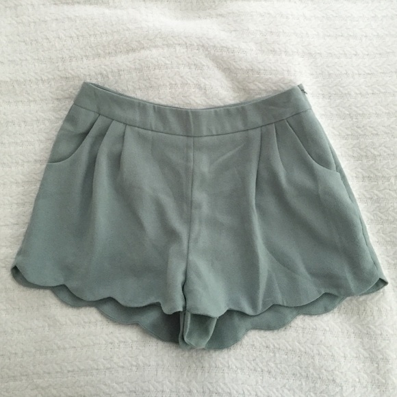 Scallop hem seafoam shorts