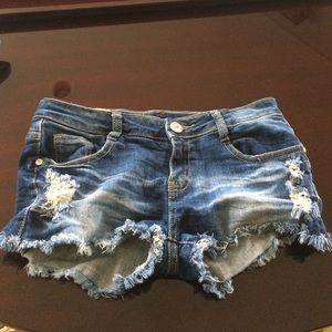 Jean shorts, bow pockets