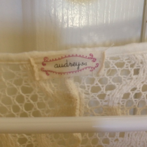 MESH TOP - Picture 2 of 3