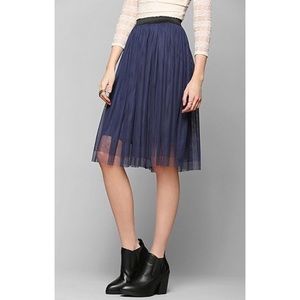 Urban outfitters tulle skirt, size medium.