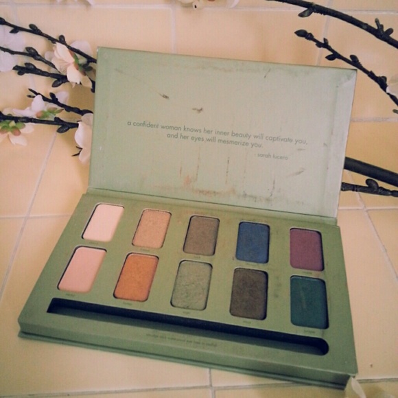 Stila In the Garden Eye Shadow Palette