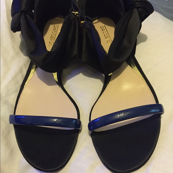 🎉NWT!Stunning "Sebastian w/bow accented sandals! - Picture 3 of 4