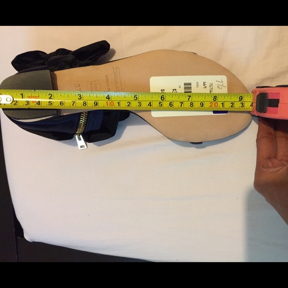 🎉NWT!Stunning "Sebastian w/bow accented sandals! - Picture 4 of 4