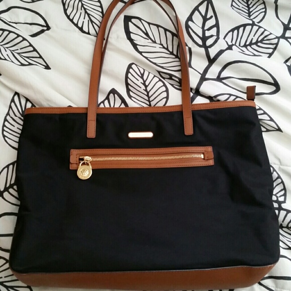 Authentic Large Michael Kors Tote