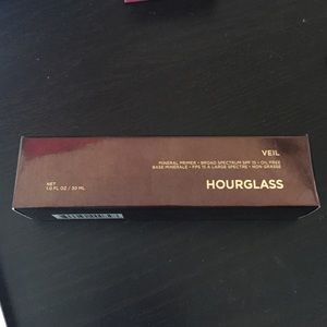 HOURGLASS Mineral Primer