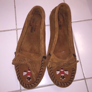 Traditional Minnetonka Moccasins in Camel