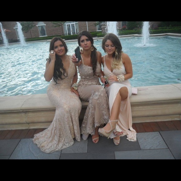 Prom dress - Picture 2 of 3