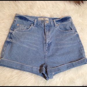 Topshop Jeans - Topshop Light Wash Mom Shorts Topshop Jeans - Topshop Light Wash Mom Shorts
